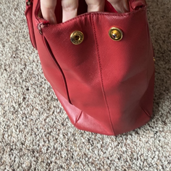 Authentic Prada Large Saffiano - Picture 8 of 14